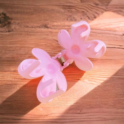 New Arrivals - Large Daisy Claw Clips